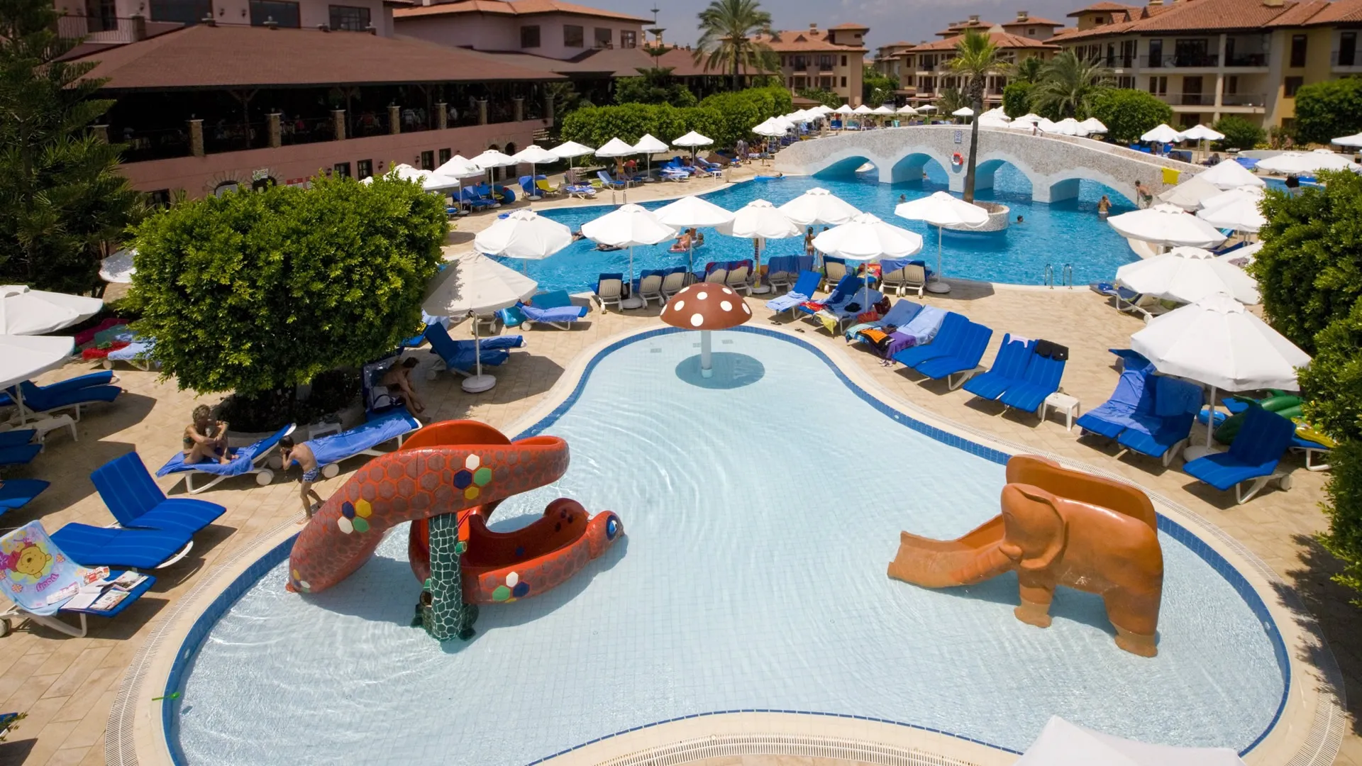 Club Grand Side Kapalı Yüzme Havuzları