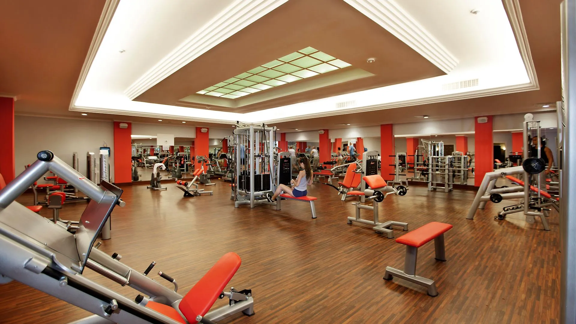 Club Grand Side Spor Aktiviteleri ve Fitness Center